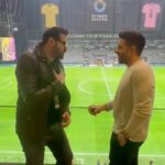 Amr Youssef Instagram - Happening now .. 🏆⚽️ 🔥🔥 the real last dance the goats rival 🐐 @hamaki #AmrYoussef #hamaki #riyadhseasoncup