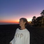 Amybeth McNulty Instagram - A sunny Christmas to all, and to all a good night.