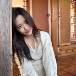 An Yu-jin Instagram - 날이 흐리니까 햇살 죠은 날 사진을 봐야지 @loccitanekorea ☁️