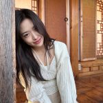 An Yu-jin Instagram - 날이 흐리니까 햇살 죠은 날 사진을 봐야지 @loccitanekorea ☁️
