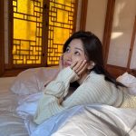 An Yu-jin Instagram - 날이 흐리니까 햇살 죠은 날 사진을 봐야지 @loccitanekorea ☁️