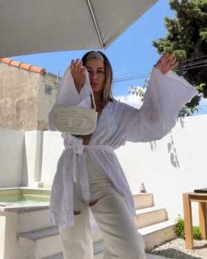 Anaïs Camizuli Instagram - White is the new White .