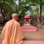 Anagha Bhosale Instagram - namaste girirajaya sri govardhana namine ashesha klesha nashaya paramananda dayine “I offer my most respectful obeisances to Giriraja. His name is Govardhan. He takes away all one’s miseries and instead gives one the highest ananda, the highest bliss—paramananda.” Today is the 7th installation Anniversary of Sri Giriraj at Govardhan Eco Village #Giriraj #Vrindavanforest #Govardhanecovillage #radhanathswami