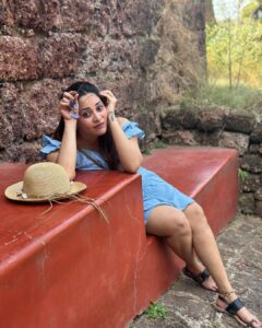 Anasuya Bharadwaj Instagram - No matter what fabulous places I visit.. I don’t feel like I am on a vacation unless I am dehydrated and covered with sunscreen ☀️🧴🥵😎👒 #FirstVacay2024