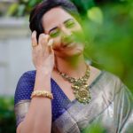 Anasuya Bharadwaj Instagram - I 🐝🍀in me! ☺️ Look,Blouse design & Styled by @rishi_chowdary Saree @sribalajishoppingmall Blouse @ithiofficial MUA @ram_skintone_makeup HSA @telusivakrishna Accessories @bcos_its_silver PC Team @valmikiramuphotography Celebrity Management by @kalyansunkara @umediaentartainments