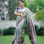 Anasuya Bharadwaj Instagram - I 🐝🍀in me! ☺️ Look,Blouse design & Styled by @rishi_chowdary Saree @sribalajishoppingmall Blouse @ithiofficial MUA @ram_skintone_makeup HSA @telusivakrishna Accessories @bcos_its_silver PC Team @valmikiramuphotography Celebrity Management by @kalyansunkara @umediaentartainments