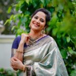 Anasuya Bharadwaj Instagram - I 🐝🍀in me! ☺️ Look,Blouse design & Styled by @rishi_chowdary Saree @sribalajishoppingmall Blouse @ithiofficial MUA @ram_skintone_makeup HSA @telusivakrishna Accessories @bcos_its_silver PC Team @valmikiramuphotography Celebrity Management by @kalyansunkara @umediaentartainments