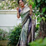 Anasuya Bharadwaj Instagram - I 🐝🍀in me! ☺️ Look,Blouse design & Styled by @rishi_chowdary Saree @sribalajishoppingmall Blouse @ithiofficial MUA @ram_skintone_makeup HSA @telusivakrishna Accessories @bcos_its_silver PC Team @valmikiramuphotography Celebrity Management by @kalyansunkara @umediaentartainments