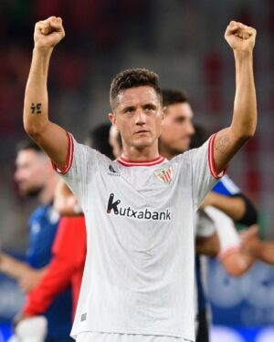 Ander Herrera Instagram - Not a bad day to reach 150 🔴⚪️ @athleticclub ✌🏼