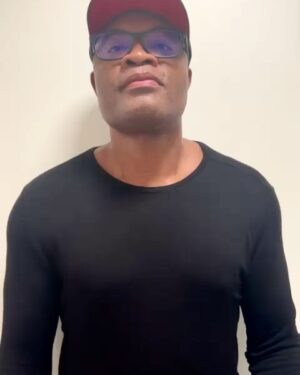 Anderson Silva Instagram - Looking forward to meeting all my fans on April
29-30 in Manchester U.K. with many other UFC stars at For the Love of MMA. I will be signing autographs and taking pictures with fans. See you there, grab your tickets at www.fortheloveofmma.co.uk