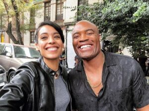 Anderson Silva Instagram - My sister, on this special day, I want to thank you for being such an important presence in my life. May your birthday be filled with special moments and may you always be happy. Congratulations!❤️ Happy birthday to my sister🎂🎂🎂🎂🎂🎂🎂🎂🎂🎂🎂🎂🎂🎂🎂🎂🎂🎂🎂🤗🤗🤗🤗🤗 @stephaniesigman
