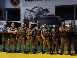 Anderson Silva Instagram - Bom dia, meu povo! passando para agradecer mais um dia especial com os amigos do GER. Estamos treinando, trocando informações e na busca de novas técnicas para nosso desenvolvimento. Cada indivíduo colabora com suas experiências e conhecimentos. Obrigado 🙏🏾! É sempre bom aprender com vocês. Águia 🦅 @ger_dope