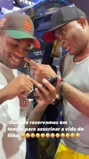 Anderson Silva Instagram - Quando reservamos um tempo para azucrinar a vida do filho 😂🤣😂🤣🤣🤣😂🤣🤣🤣🤣😍🥰🥰😍🥰 @kalylsilva