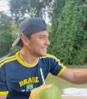 André Lamoglia Instagram - Noronha, você me conquistou. This is Brasil, my friends! 🇧🇷🫀
.
@pousadamariaflornoronha, que prazer estar aqui.