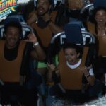 André Luiz Frambach Instagram - Dia de muita aventura nessas montanhas russas do @seaworldorlandobr Ah, e se estiver por aqui entre 2 de fevereiro e 19 de maio, você pode aproveitar o festival gastronômico Seven Seas Food Festival, que conta com um menu inspirado em todas as partes do mundo, shows ao vivo e muito entretenimento para toda a família. O evento acontece em datas selecionadas e já está incluído no ingresso do parque. Alimentos e bebidas são vendidos separadamente. Não perca essa oportunidade de se divertir, saborear pratos deliciosos e ainda aprender sobre diferentes culturas 🌊