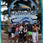 André Luiz Frambach Instagram - Dia de muita aventura nessas montanhas russas do @seaworldorlandobr Ah, e se estiver por aqui entre 2 de fevereiro e 19 de maio, você pode aproveitar o festival gastronômico Seven Seas Food Festival, que conta com um menu inspirado em todas as partes do mundo, shows ao vivo e muito entretenimento para toda a família. O evento acontece em datas selecionadas e já está incluído no ingresso do parque. Alimentos e bebidas são vendidos separadamente. Não perca essa oportunidade de se divertir, saborear pratos deliciosos e ainda aprender sobre diferentes culturas 🌊