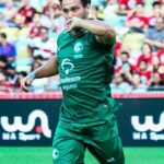 André Luiz Frambach Instagram - Mais um sonho realizado, 2023 você trouxe realmente muitas emoções hein!!! Era pra eu ter jogado ano passado já, mas não deu… era porque tinha que ser hoje, com amigos especiais em campo, família toda reunida, um gol em baixo dessas traves ai, desse gramado sagrado do Maracanã, que doidera! As vezes é até difícil de acreditar hahahahah. E olha que era pra sair mais de 1 hein, mas foi do jeito que tinha que ser. Obrigado mais uma vez pelo convite, pelo prestigio de poder fazer parte dessa festa que tem uma causa tao especial @jdezico @coimbrabr @zico Estádio do Maracanã