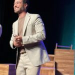 André Luiz Frambach Instagram - Amanhã e quinta são os últimos dois dias dessa temporada maravilhosa de @oamorpassouporaqui_emcartaz aqui em São Paulo! Tô aqui pra agradecer a cada um que esteve presente, enchendo o teatro em plena quarta e quinta feira as 21h da noite. Agradecer a cada um que foi prestigiar a arte e uma história que fala simplesmente sobre o AMOR! Precisamos falar mais e mais sobre amor, cada vez mais! Obrigado deuses do teatro, obrigado universo, obrigado arte ❤️🎭
