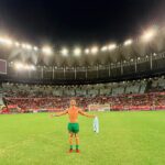 André Luiz Frambach Instagram - Mais um sonho realizado, 2023 você trouxe realmente muitas emoções hein!!! Era pra eu ter jogado ano passado já, mas não deu… era porque tinha que ser hoje, com amigos especiais em campo, família toda reunida, um gol em baixo dessas traves ai, desse gramado sagrado do Maracanã, que doidera! As vezes é até difícil de acreditar hahahahah. E olha que era pra sair mais de 1 hein, mas foi do jeito que tinha que ser. Obrigado mais uma vez pelo convite, pelo prestigio de poder fazer parte dessa festa que tem uma causa tao especial @jdezico @coimbrabr @zico Estádio do Maracanã