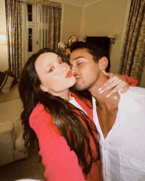 André Luiz Frambach Instagram - Dia 17 foi mais que especial 💖 Nosso 1 ano comemorado da melhor maneira possível ✨ @belmondcopacabanapalace #100doCopa