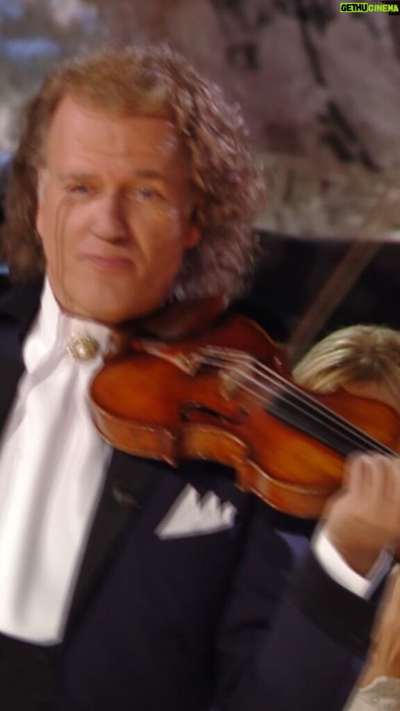 André Rieu Instagram - Just hear those sleigh bells jingling! 🛷🎄❤️ Listen to André's Christmas music on YouTube or Spotify 👉 Links in bio!