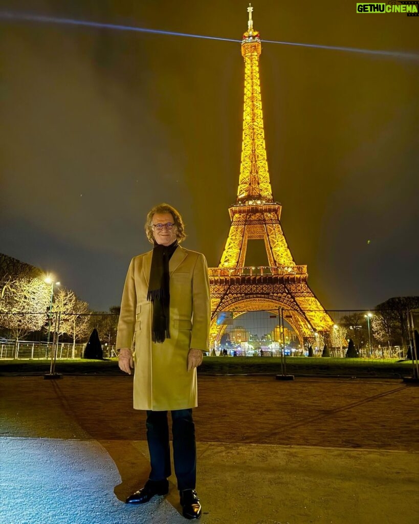 André Rieu Instagram - Much love from Paris! I hope to see you all at our concert next week. 🎶❤️ Paris, France