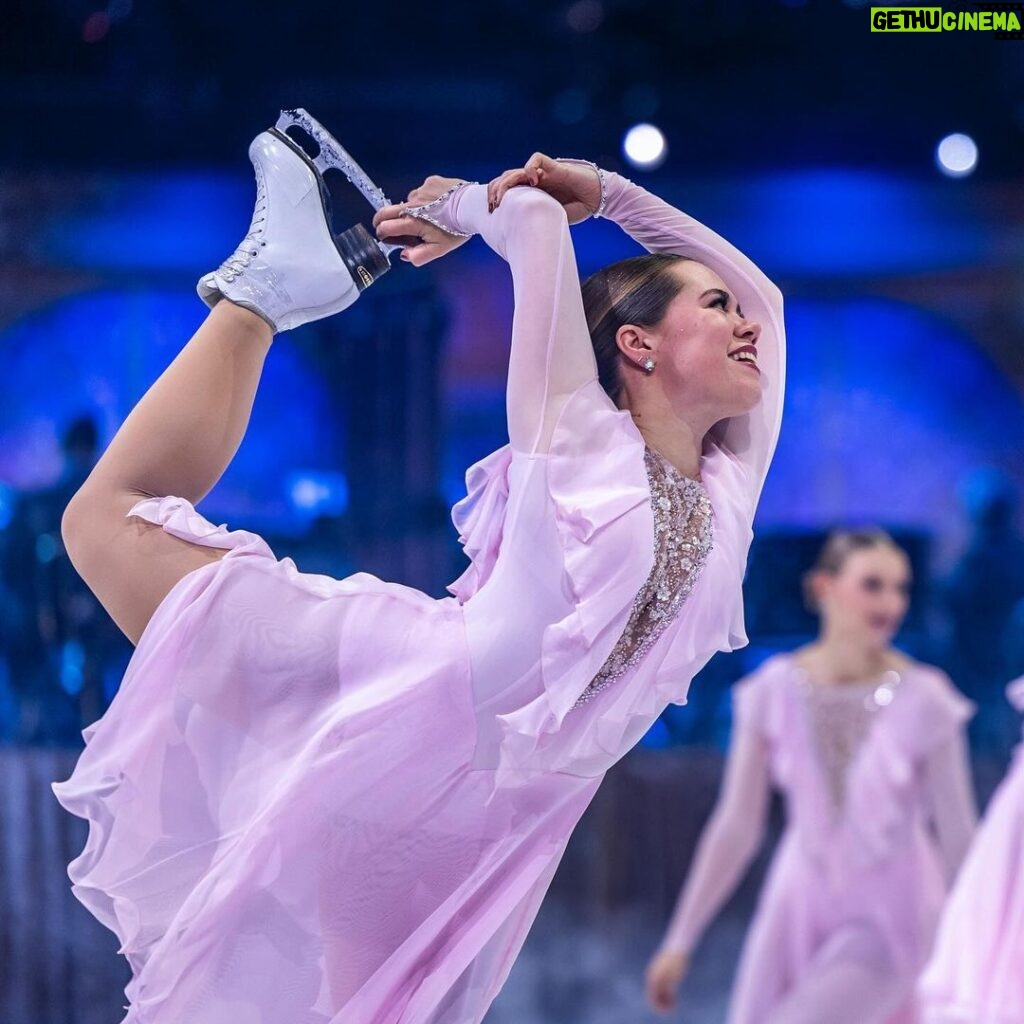 André Rieu Instagram - 🎶✨ Still humming the tunes from Maastricht’s Christmas concerts! Micaëla’s performance of Vocalise, combined with the graceful moves of Team Illumination, left us in awe. Don’t miss out on the Christmas magic next year—grab your tickets for 2024 at www.andrerieu.com/tour (Link in bio) 🎄🎟️ Maastricht, Netherlands