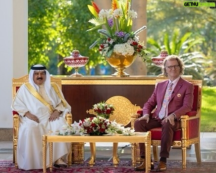 André Rieu Instagram - Yesterday we had the honor to visit His Majesty King Hamad bin Isa Al Khalifa from Bahrain at the Sakhir Palace 🇧🇭 We can’t wait to perform at the @aldana_amp tonight!