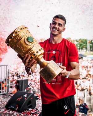 André Silva Instagram - It feels great celebrating our title 🏆💥