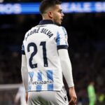 André Silva Instagram - Noche difícil con un final inesperado... la vida presenta sus desafíos y es crucial aprovechar cada oportunidad para superarlos. Es un proceso que nos transforma y nos hace crescer como equipo! Gracias a vosotros!! @realsociedad Estadio de Anoeta