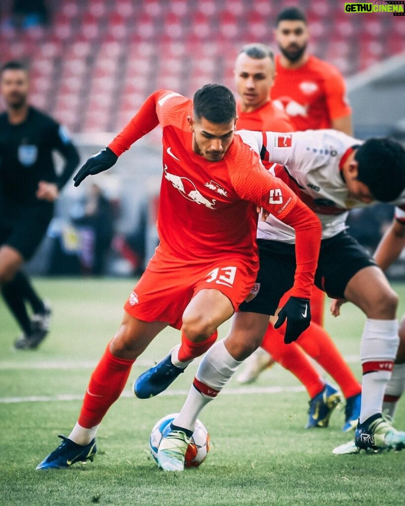 André Silva Instagram - We got this victory through our determination! We’re on the right path 💪 MHPArena Stuttgart