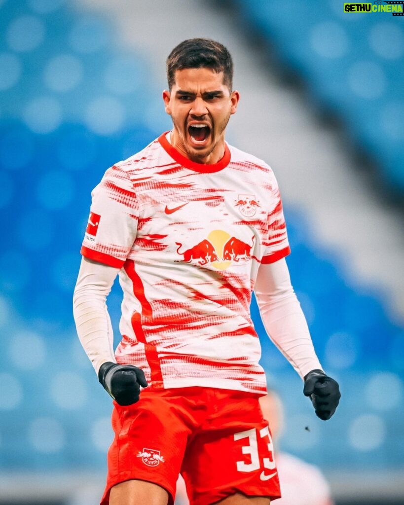 André Silva Instagram - Starting the year under control 💪 Red Bull Arena