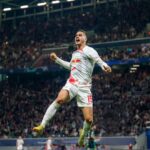 André Silva Instagram - Infelizmente, a época não terminou da melhor maneira... Num remate durante o treino de domingo, senti uma dor inesperada que acabou por tornar impossível continuar em campo. Com o sofrimento e a frustração da dor, também surgiu o desespero ao saber que não poderia terminar a época da melhor maneira e ajudar a equipa a ganhar a Taça. Uma lesão muscular faz parte dos riscos de qualquer apaixonado por futebol, assim como a vontade de superação faz parte de mim! Depois deste momento difícil, estou novamente preparado para me comprometer a voltar mais forte na próxima época e superar este contratempo! Desejo à minha equipa e a todos os meus companheiros toda a energia positiva para que, no dia 3, possamos encerrar a época da melhor forma, levantando a Taça! Força @rbleipzig 💪😁