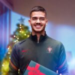 André Silva Instagram – To all of you and specially for those who can’t be gathered with family at this time, I wish you a merry Christmas full of peace, joy and love.