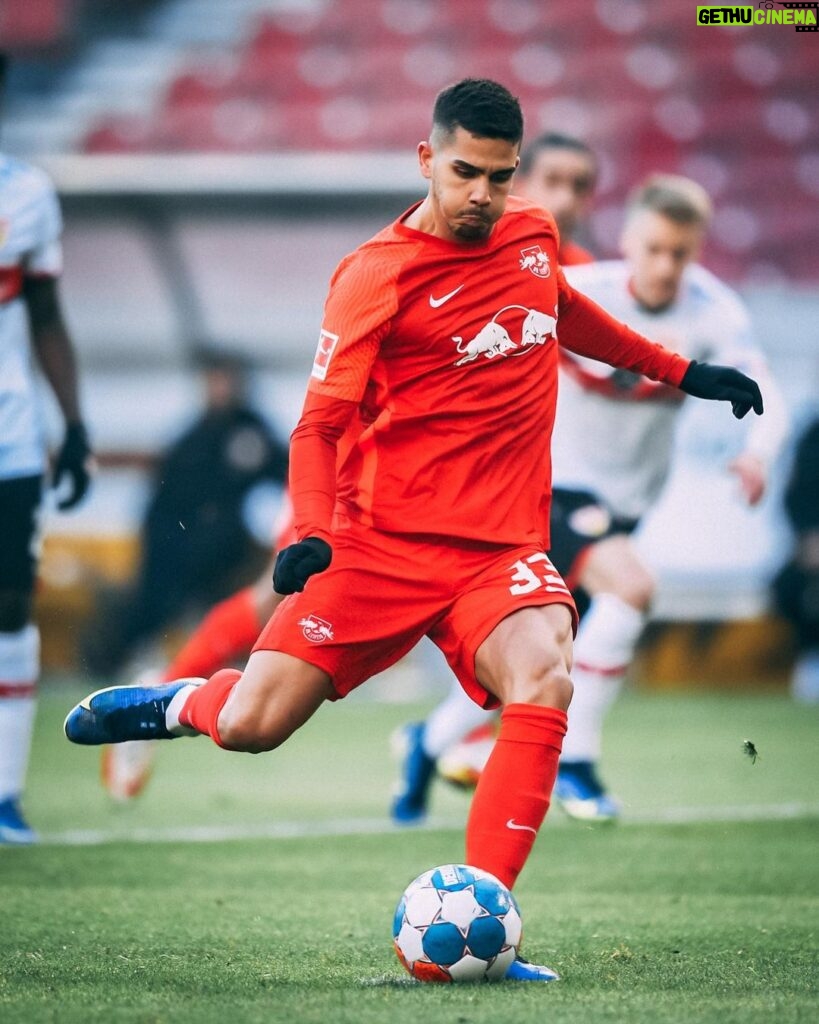 André Silva Instagram - We got this victory through our determination! We’re on the right path 💪 MHPArena Stuttgart