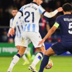 André Silva Instagram - Un final difícil… pero seguros de lo que podemos hacer en nuestra casa con nuestra gente!! @realsociedad 💪💪 Parc Des Princes