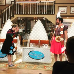 Andrea Barber Instagram - #FlashbackFriday to the first time I saw @juanpablodipace dressed as Kimmy Gibbler! 🥓🍳 What a glorious sight! 😍 Stay tuned for details on my 9th Annual #KimmyGibblerCostumeContest happening October 31st! 🎃👻 #fullerhouse (📸: @fashtagnicholas)