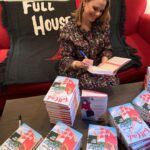 Andrea Barber Instagram – I signed THOUSANDS of copies of my memoir, FULL CIRCLE. Grab one now as a holiday gift for the Fuller-House-fan-90s-inner-child-runner-mother-anxiety-filled loved one in your life! 😉🎁 Visit your local Barnes & Noble or the link in my bio. Happy Black Friday shopping! #bnsignededitions