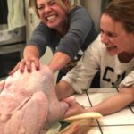 Andrea Barber Instagram - As we prepare to brine our turkeys soon, let’s revisit the time I taught @jodiesweetin the art of brining, shall we? Link in bio; prepare to laugh! 😂🦃 #happythanksgivng