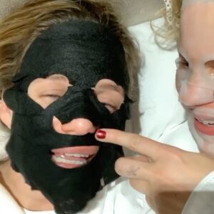 Andrea Barber Instagram - Happy Birthday to this ageless beauty! 44 has never looked so great! 😜 I love you SO much @candacecbure and can’t wait until the day we can finally hang out again and do ALL the facial masks! 😘🎊🎂