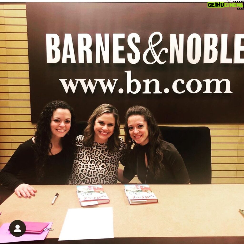 Andrea Barber Instagram - Thank you to everyone to came to my book signing in Paramus, NJ! I loved meeting each one of you. ❤️ Paramus, New Jersey