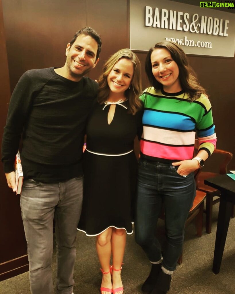 Andrea Barber Instagram - My very first book signing as a published author and I couldn’t have asked for a better night! Dream come true right here. ❤️💫 Reading aloud passages from my book to a crowd of supportive friends and fans alike is a moment I’ll never forget. I loved meeting each one of you and connecting with our shared experiences. We are one tribe and I love you all. ❤️ #fullcircle Barnes & Noble Upper West Side