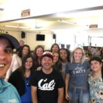Andrea Barber Instagram - Work got hectic on Stage 24 yesterday (23 new pages to learn at lunch! 😱) so the cast didn’t get a chance to visit the audience like usual. But these rock stars took the traditional group selfie anyway! WE LOVE OUR FANS SO MUCH!! ❤️🏡 Thanks for sticking with us through thick and thin! 🥰 #fullerhouse (📸: @danajustine101) Warner Brothers Studio