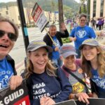 Andrea Barber Instagram - It was a full(er) house on the picket lines today! We ❤️ our writers! #wgastrike #wgastrong #1u 🪧: @bombsawyer 📸: @johndbeck Warner Bros. Entertainment