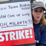 Andrea Barber Instagram - It was a full(er) house on the picket lines today! We ❤️ our writers! #wgastrike #wgastrong #1u 🪧: @bombsawyer 📸: @johndbeck Warner Bros. Entertainment