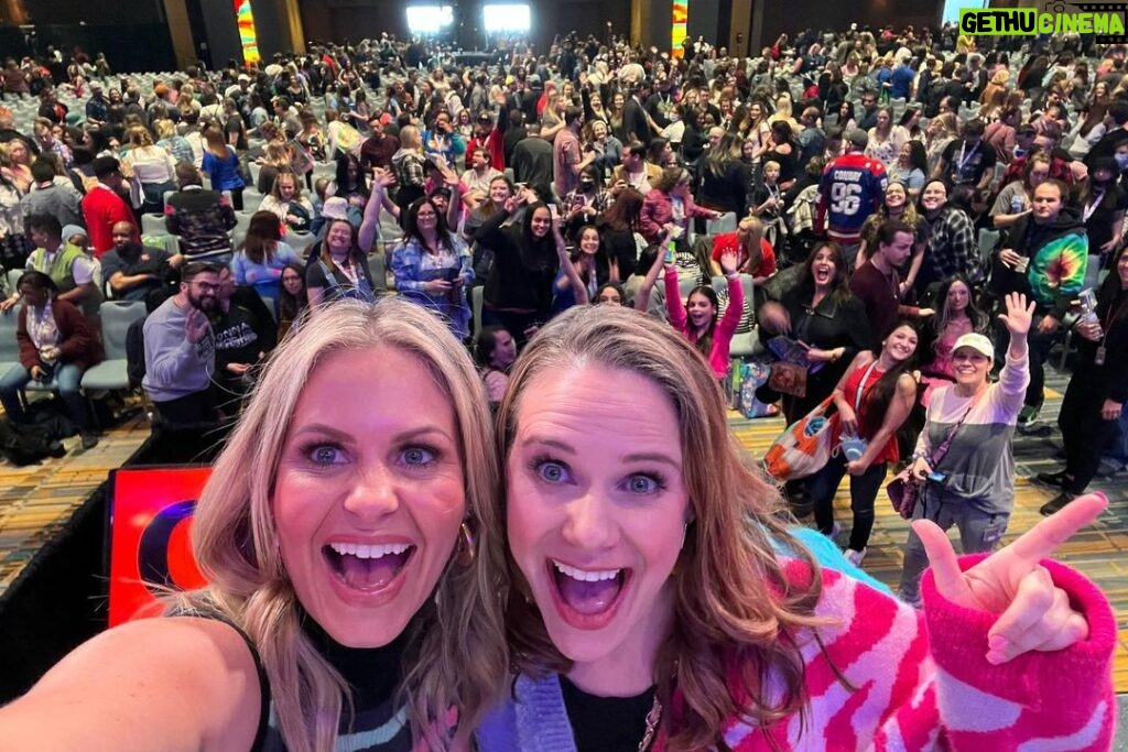 Andrea Barber Instagram - We flew home today with full hearts after our super dope 90s Con weekend in Hartford, CT! Thank you to each and every one of you who waited in very long lines to share with us how much Full House meant to you growing up - we love you so much! 💞 Bravo to @thats4ent for putting on such a rad event! 👏🏻 Hartford, Connecticut