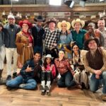 Andrea Barber Instagram - Get ready for a hoe down show down! On an all new episode of THAT GIRL LAY LAY, tonight THURSDAY at 7:30p on @nickelodeon! 🤠💃🐴