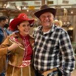 Andrea Barber Instagram - Get ready for a hoe down show down! On an all new episode of THAT GIRL LAY LAY, tonight THURSDAY at 7:30p on @nickelodeon! 🤠💃🐴