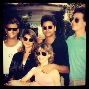 Andrea Barber Instagram - This one hurts. 💔 He had the biggest heart of anyone in Hollywood. He gave the biggest hugs. I am gutted that I will never be able to hug him again. Bob ended every text, every interaction with “Love you.” Didn’t matter how long or short we’d been apart. He loved so deeply and so fiercely. And he never hesitated to tell you just how much you meant to him. This is the greatest lesson I learned from Bob Saget - don’t hesitate to tell people you love them. I feel at peace knowing that Bob knew exactly how much I adore him. 
💫 
Rest well, my dear friend. I have no doubt you are making everyone in Heaven laugh until their cheeks hurt, just as you did here on Earth. ❤️