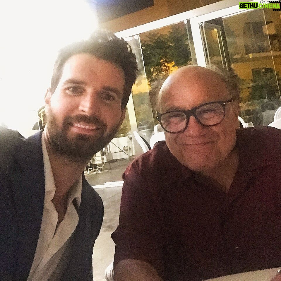 Andrea Iervolino Instagram - Special selfie with the great actor Danny De Vito @__danny_devito__ ! #dannydevito #actor #andreaiervolino #specialpicture #selfie